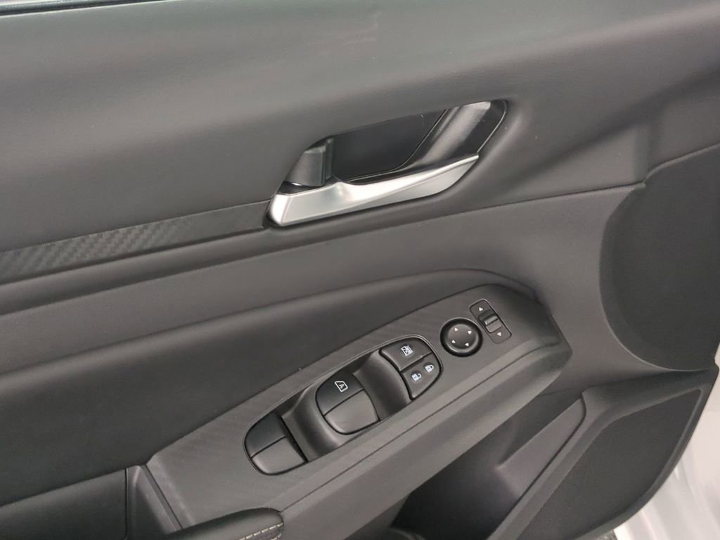 Used 2025 Nissan Altima 2.5 SV image 28