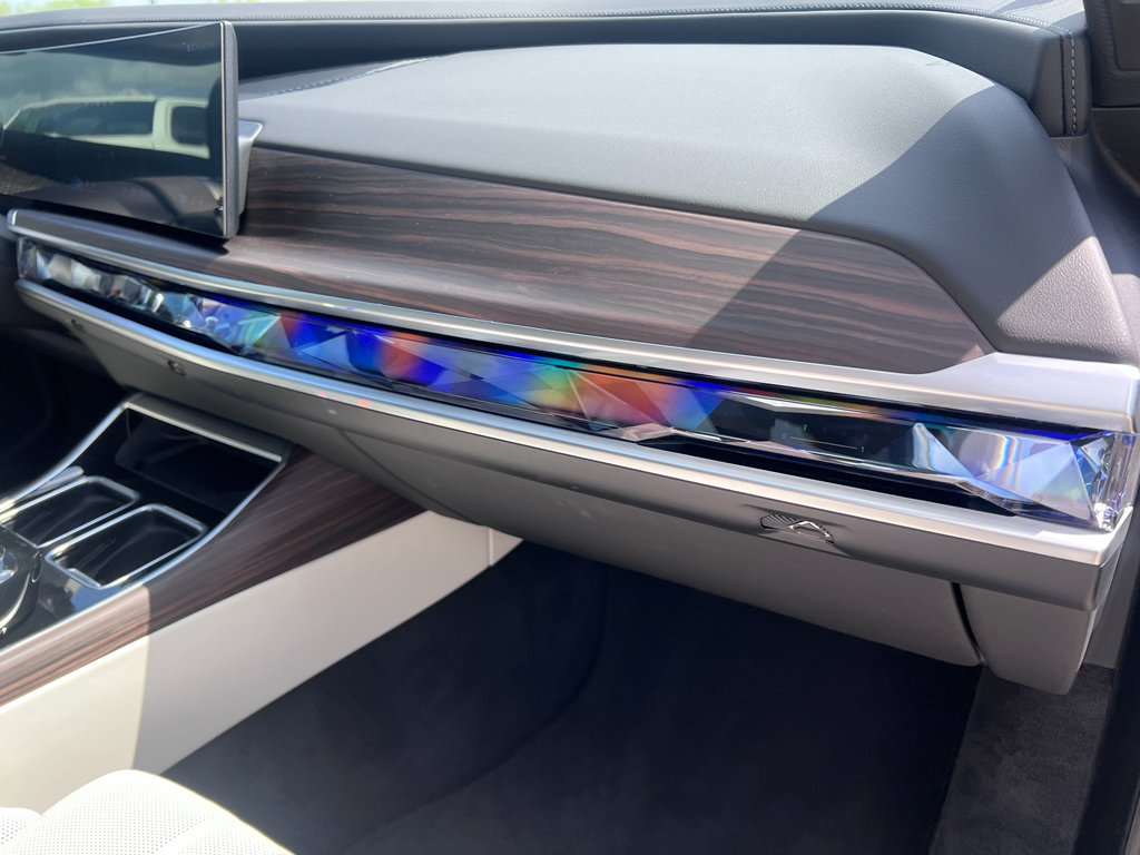 Used 2025 BMW 740i RWD image 14