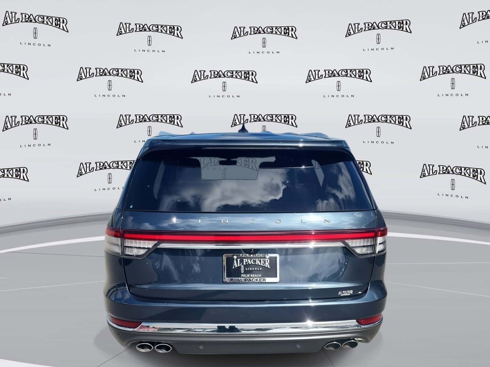 Used 2023 Lincoln Aviator Reserve w/ Equipment Group 201A image 4