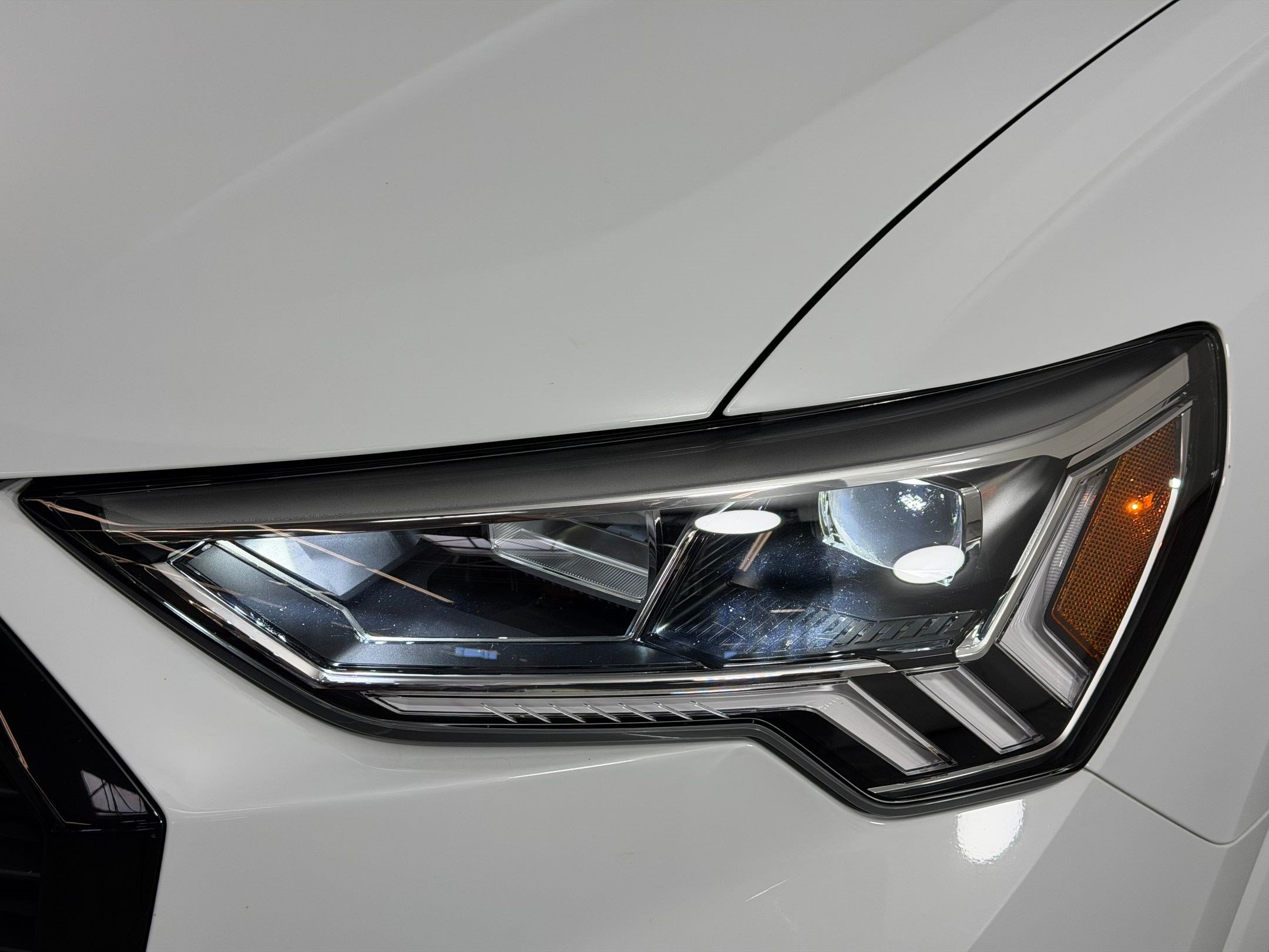Certified 2025 Audi Q3 2.0T Premium Plus w/ Premium Plus Package AWD/4WD image 12