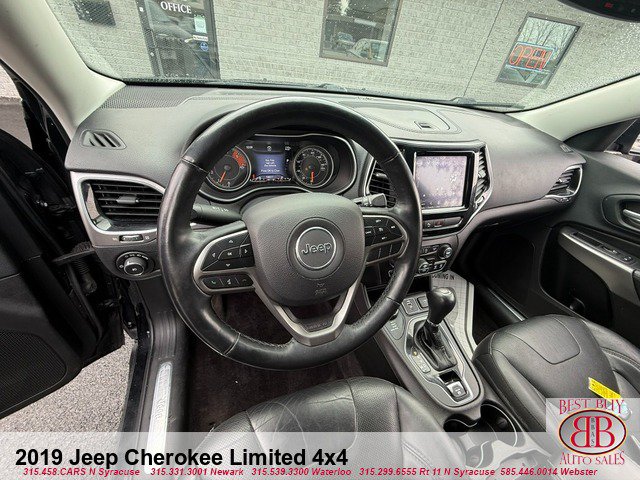 Used 2019 Jeep Cherokee Limited AWD/4WD image 25