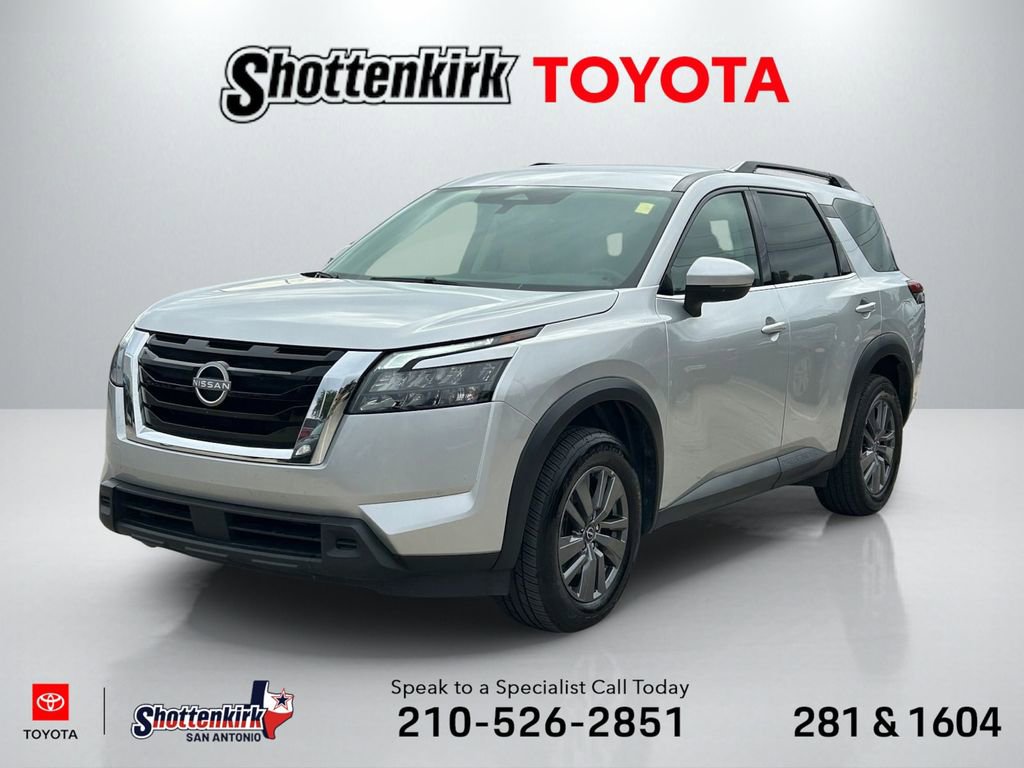 Used 2024 Nissan Pathfinder SV image 1