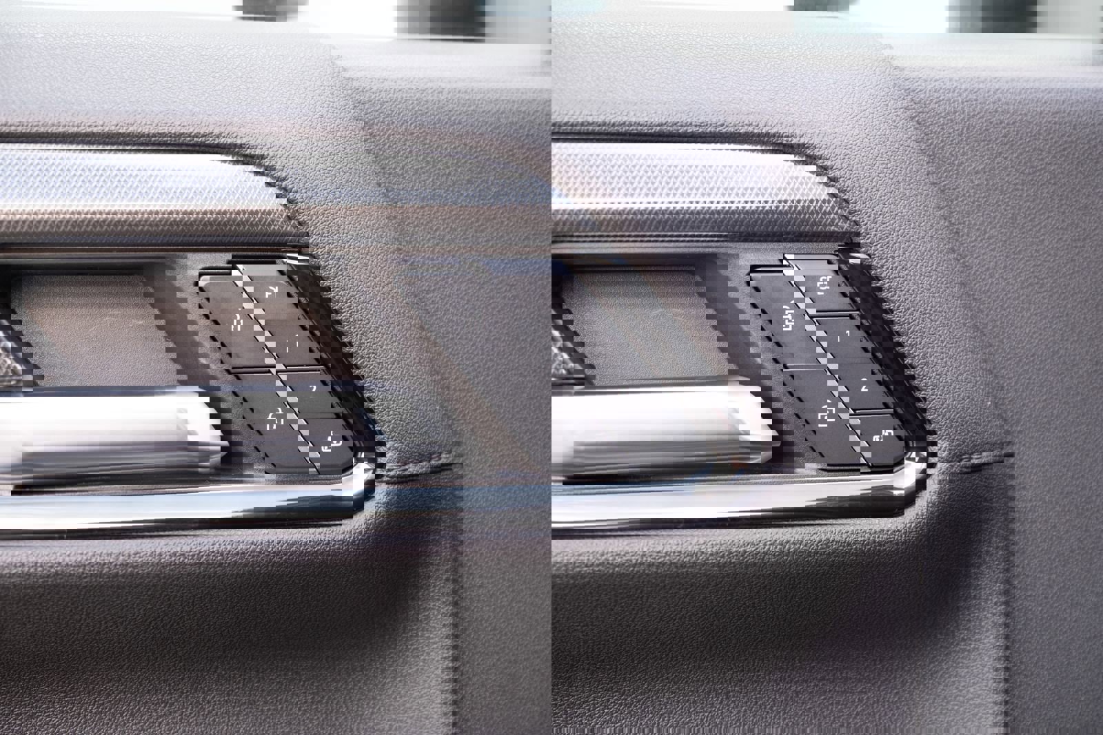 Used 2024 GMC Sierra 3500 AT4 w/ AT4 Premium Plus Package image 17