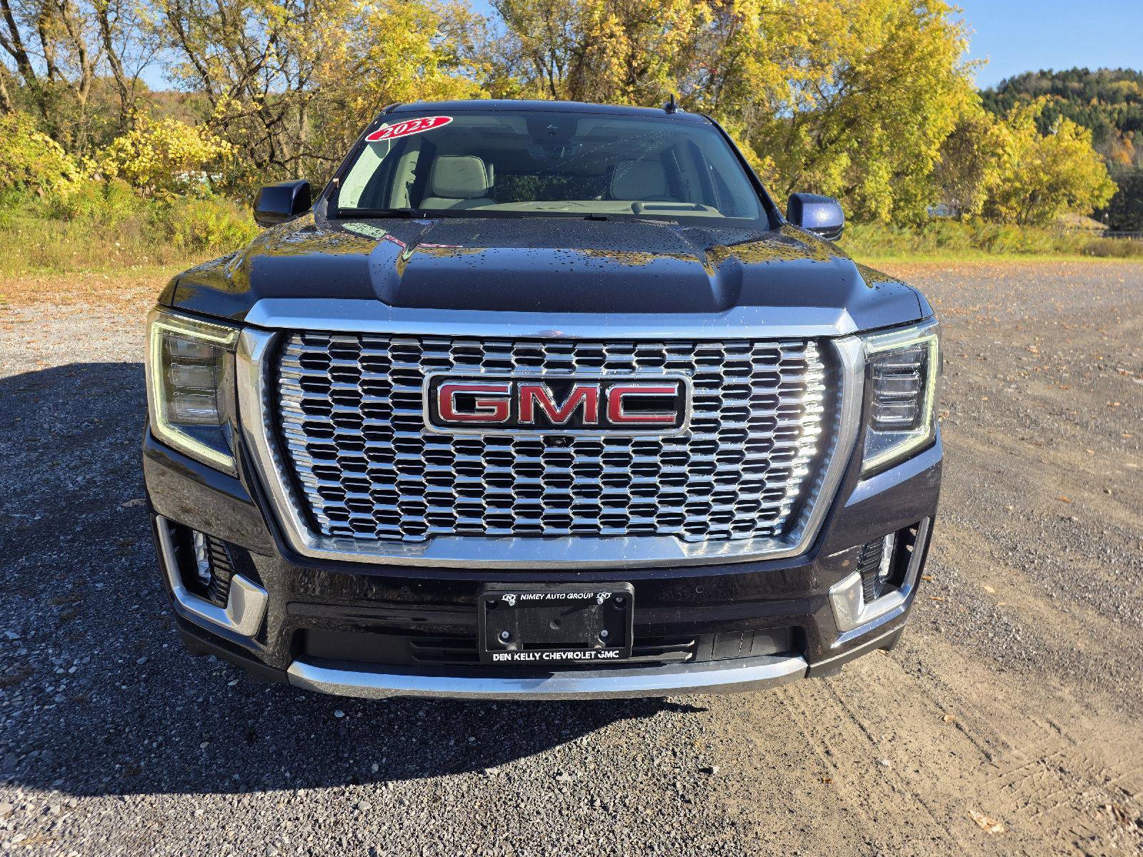 Used 2023 GMC Yukon Denali w/ Advanced Technology Package image 8