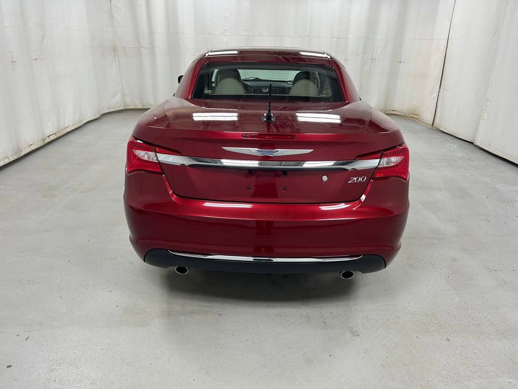 Used 2013 Chrysler 200 Limited FWD image 6