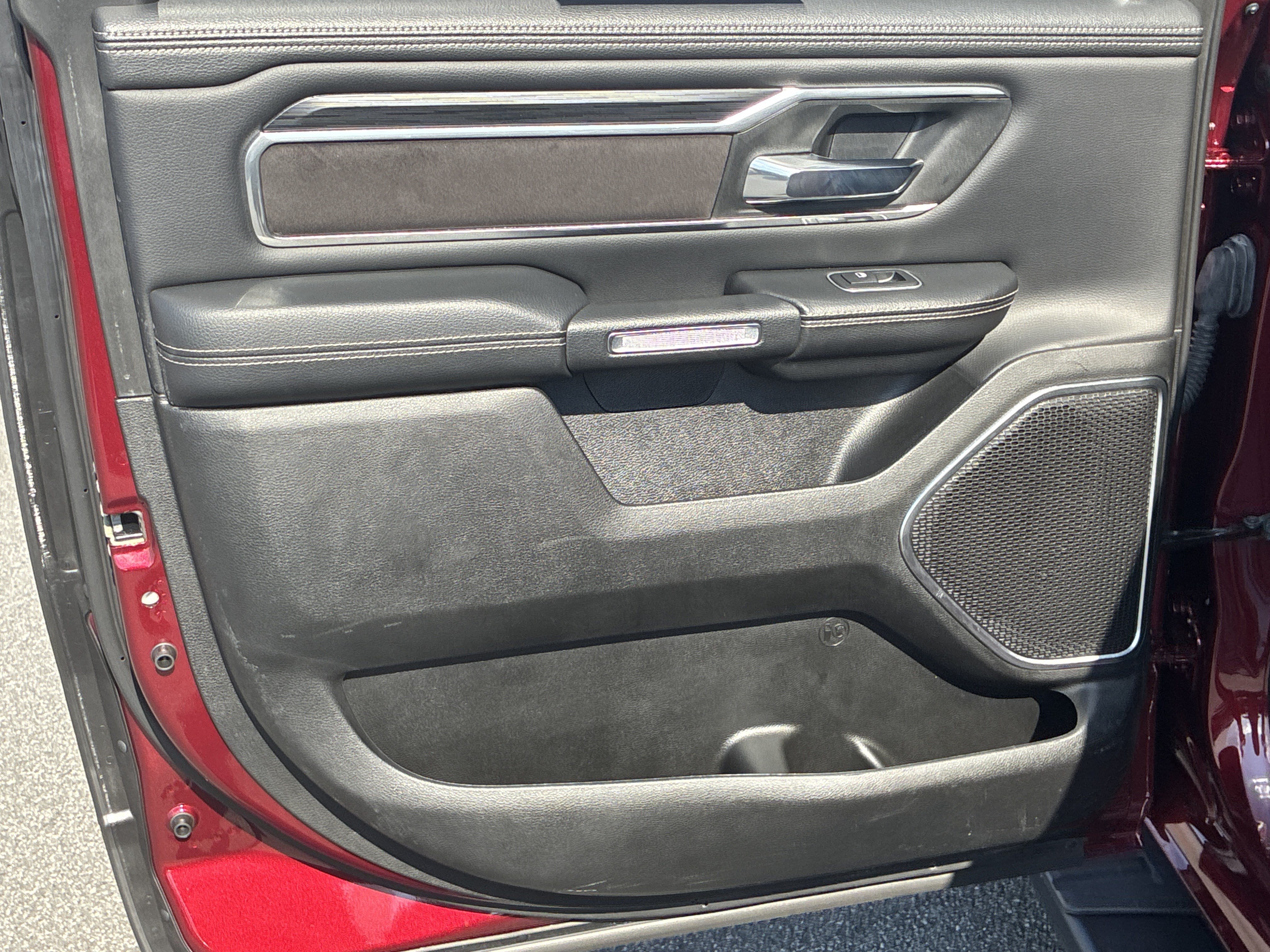 Used 2023 RAM 1500 Laramie AWD/4WD image 30