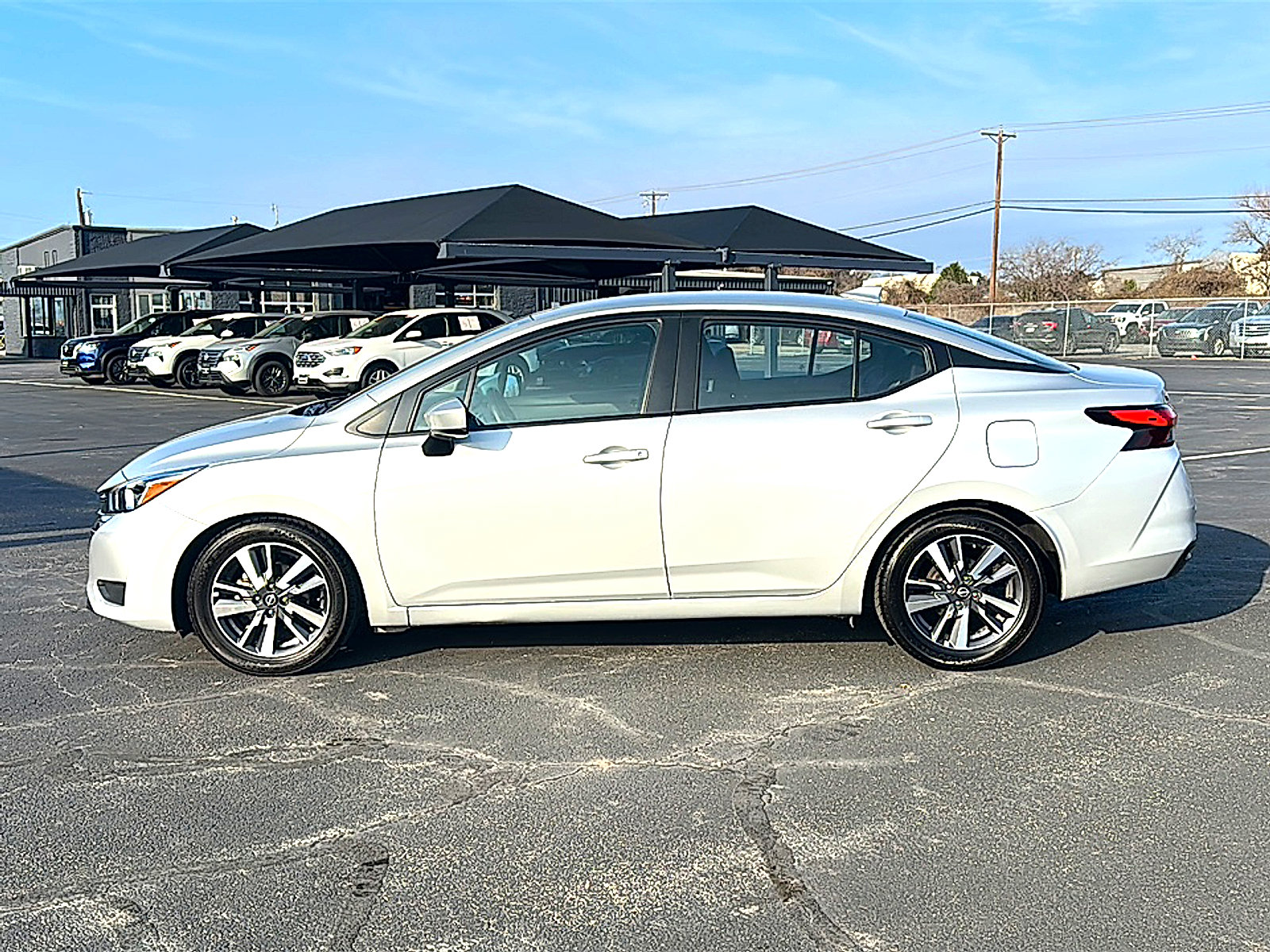 Used 2023 Nissan Versa SV image 5