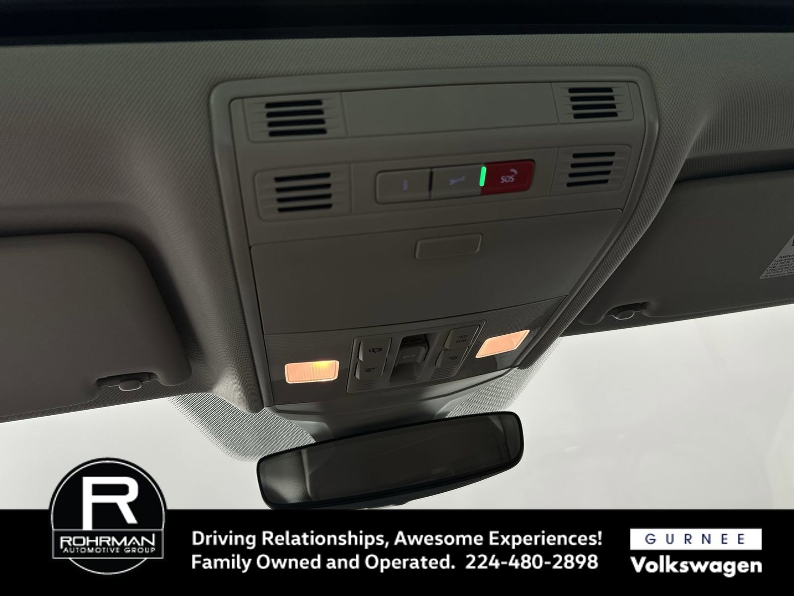 Used 2023 Volkswagen Jetta SE w/ Panoramic Sunroof Package image 10