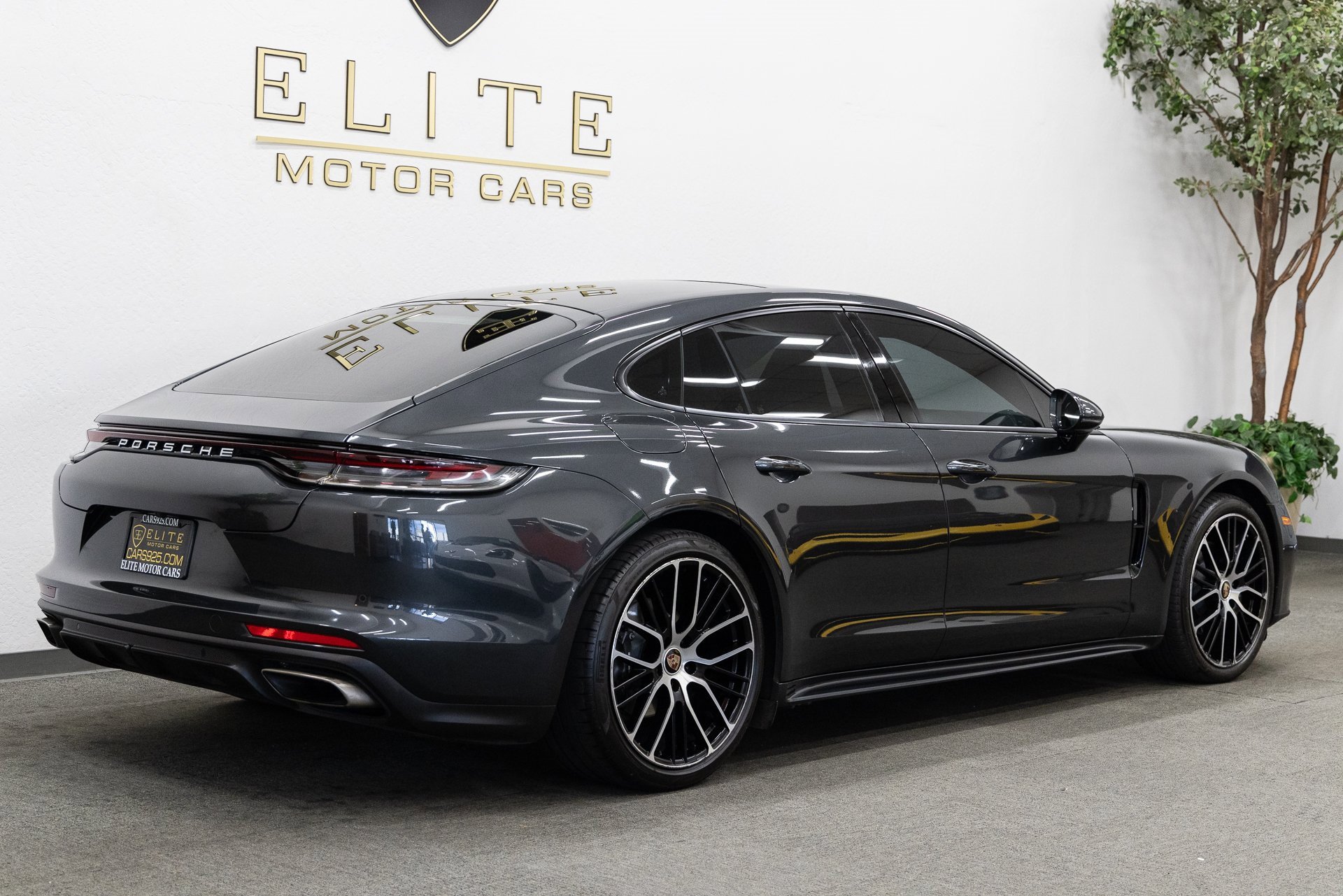 Used 2021 Porsche Panamera image 11