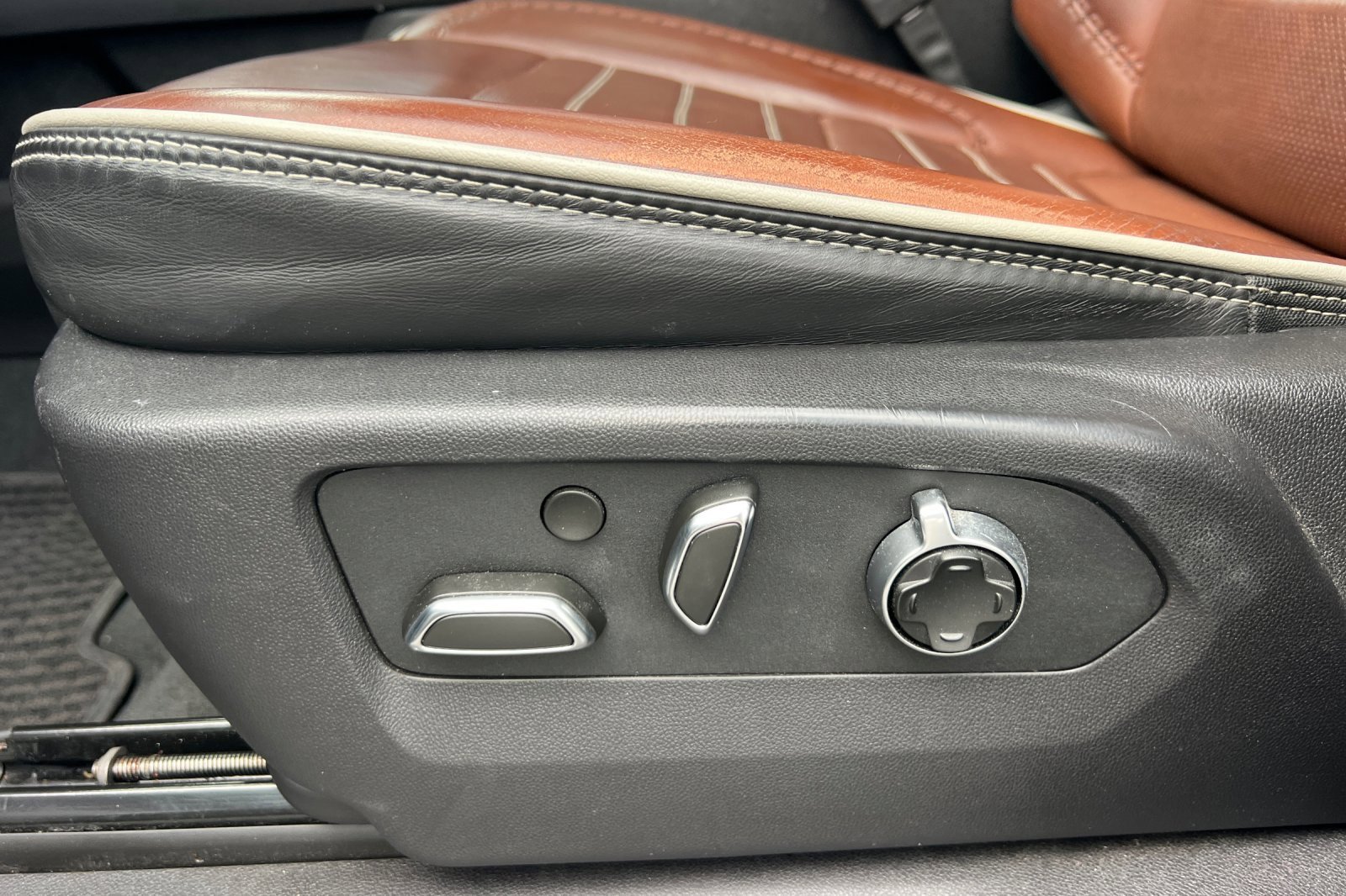 Used 2024 GMC Sierra 1500 Denali Ultimate image 14