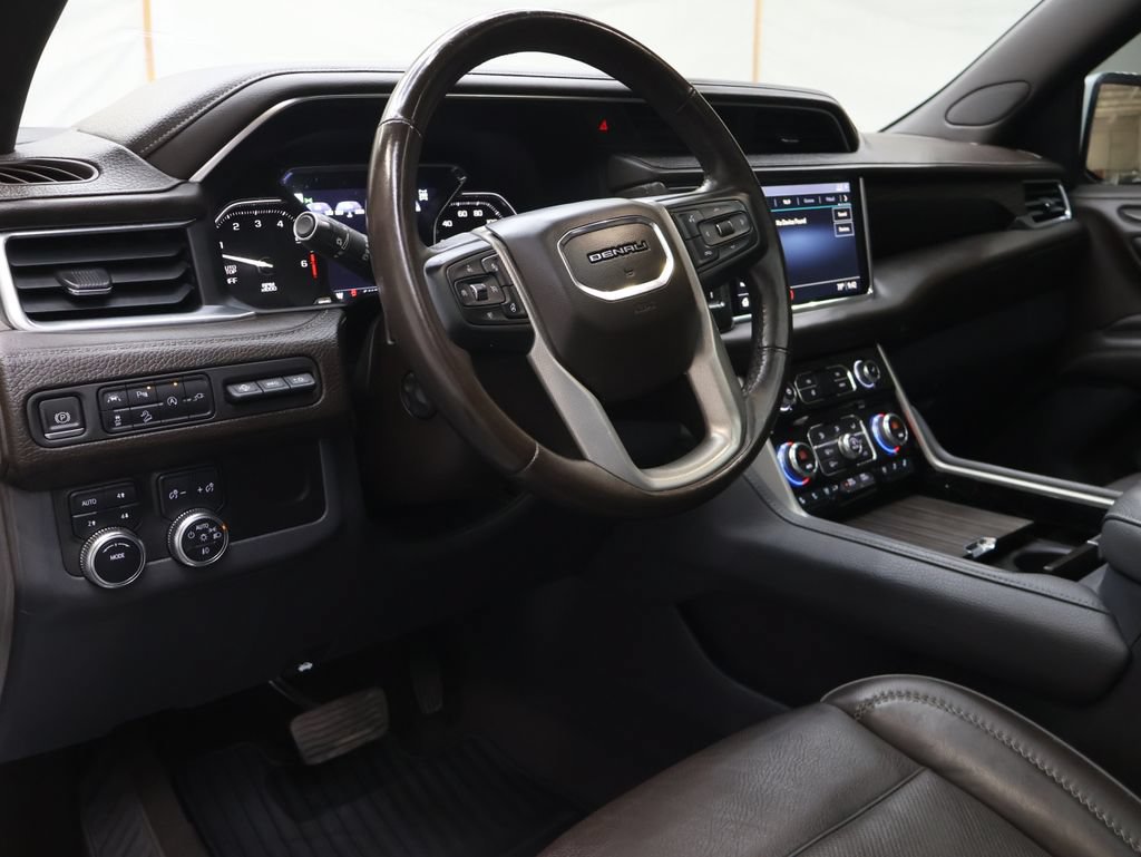 Used 2021 GMC Yukon Denali w/ Denali Premium Package AWD/4WD image 18