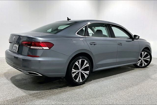 Used 2020 Volkswagen Passat 2.0T SEL image 5