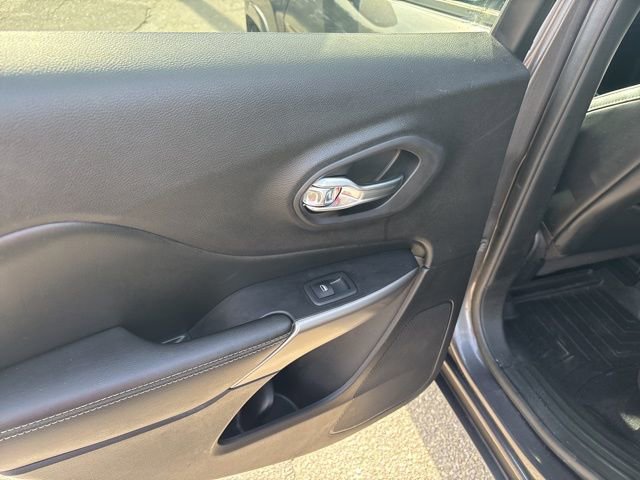 Used 2020 Jeep Cherokee High Altitude AWD/4WD image 14