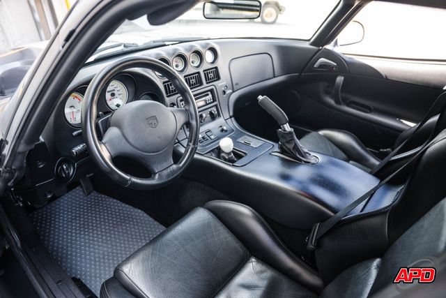 Used 2000 Dodge Viper GTS RWD image 2