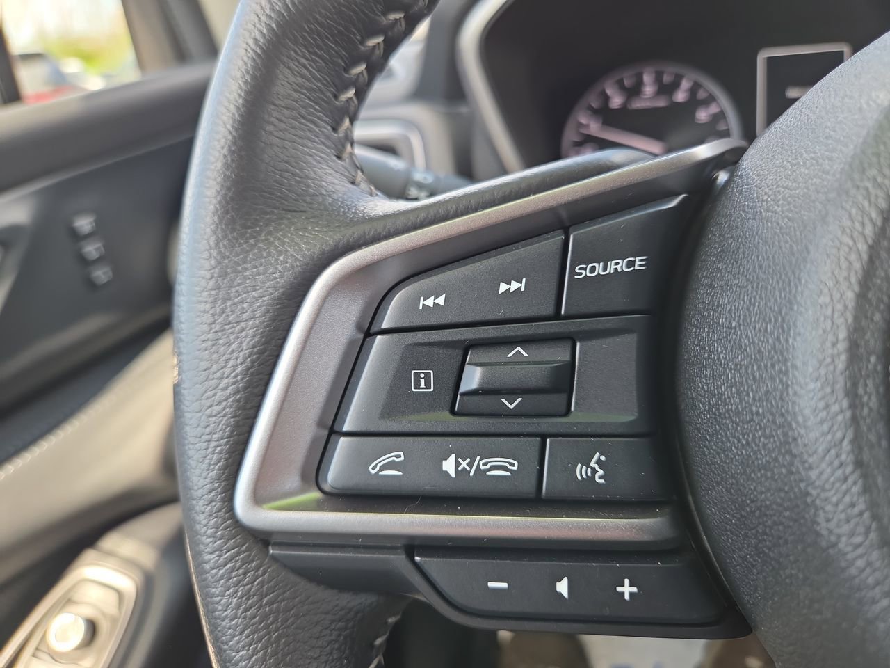 Certified 2025 Subaru Ascent Limited AWD/4WD image 33