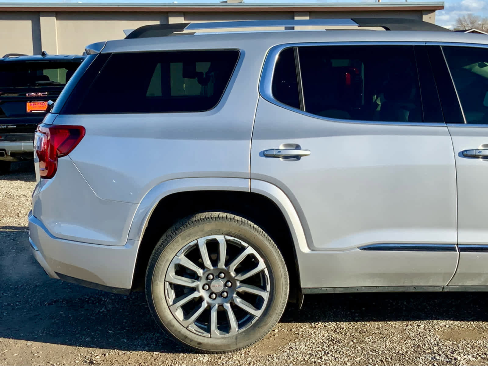 Used 2020 GMC Acadia Denali w/ Denali Ultimate Package image 11