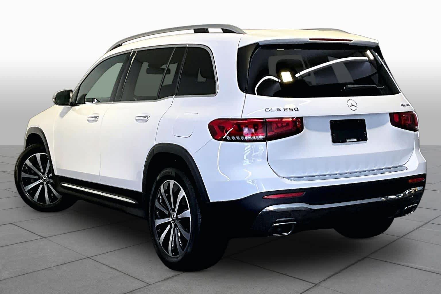 Used 2023 Mercedes-Benz GLB 250 4MATIC image 12
