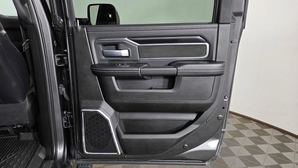 Used 2022 RAM 3500 Laramie w/ Night Edition image 34