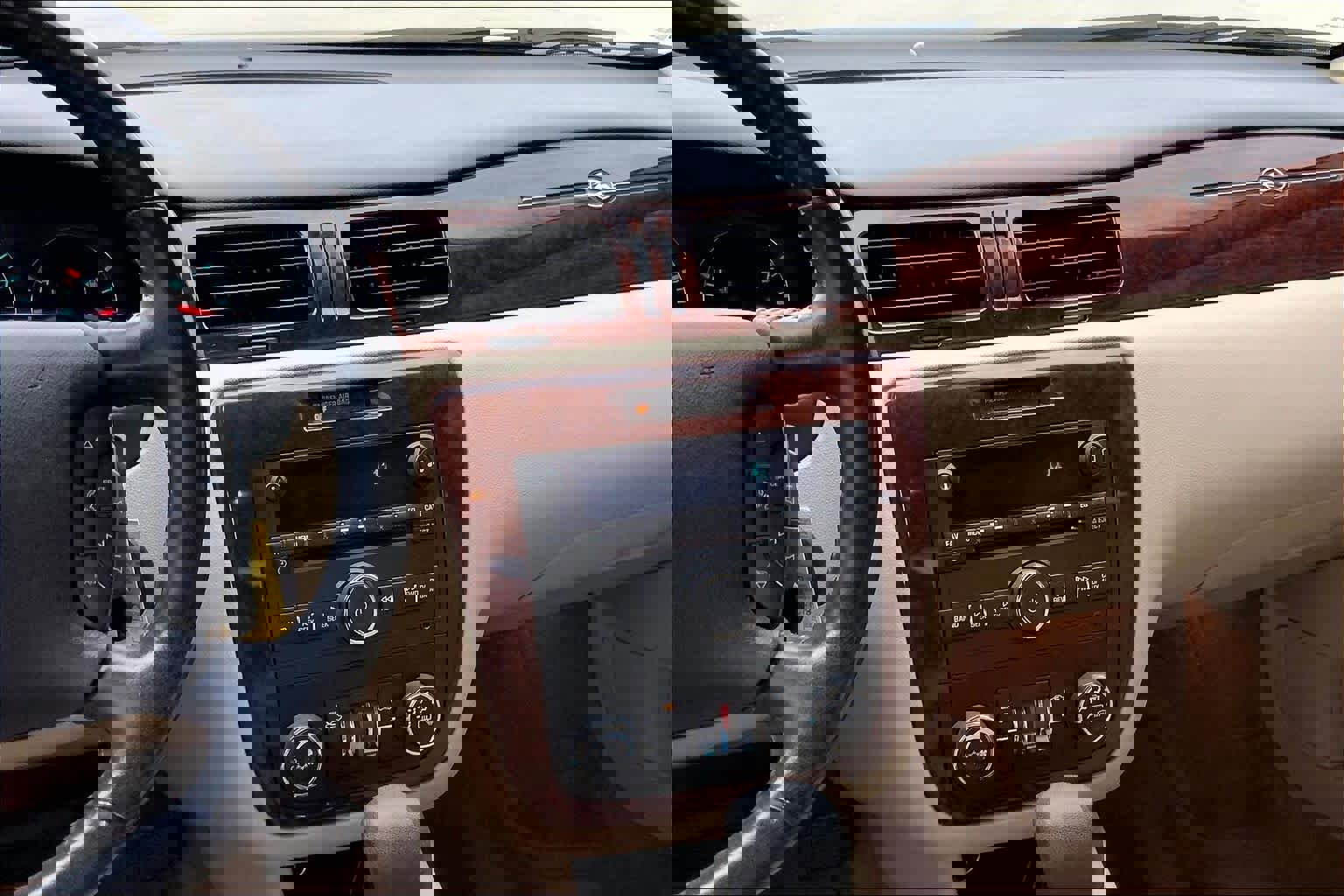 Used 2011 Chevrolet Impala LT image 7