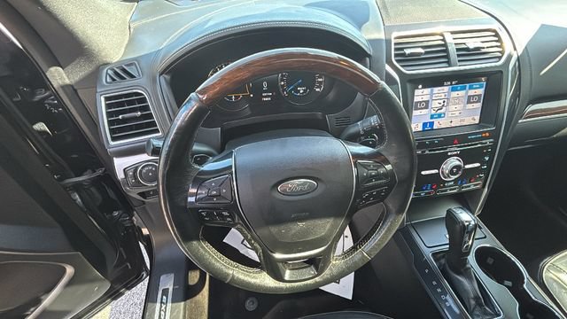 Used 2017 Ford Explorer Platinum AWD/4WD image 12