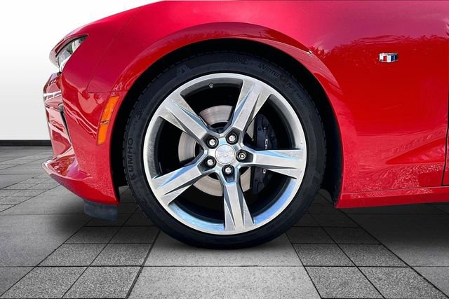 Used 2018 Chevrolet Camaro SS RWD image 4