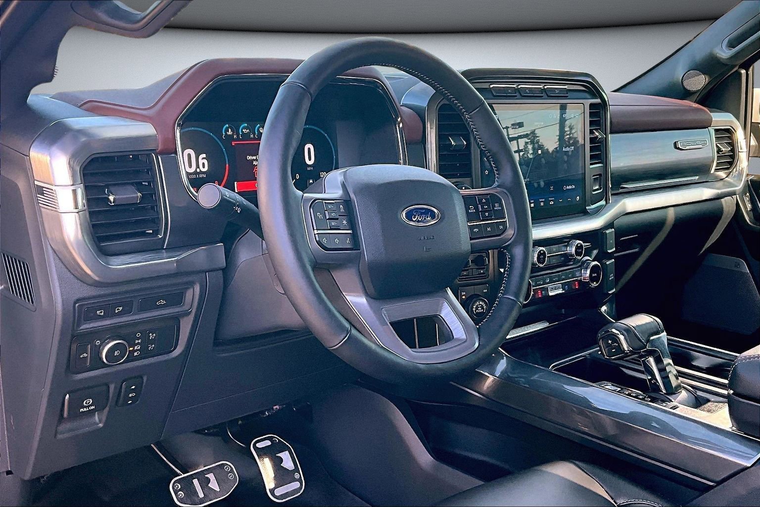 Used 2022 Ford F150 Lariat w/ Equipment Group 502A High image 17