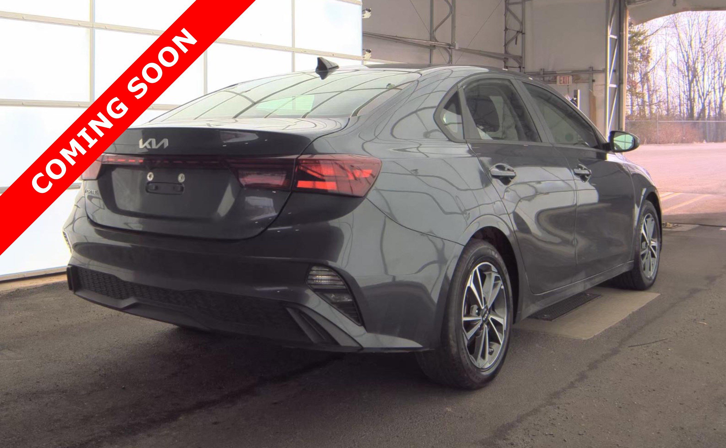 Used 2023 Kia Forte LXS image 4