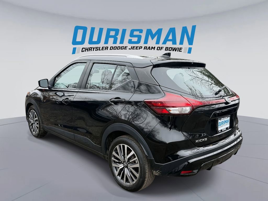 Used 2021 Nissan Kicks SV image 4