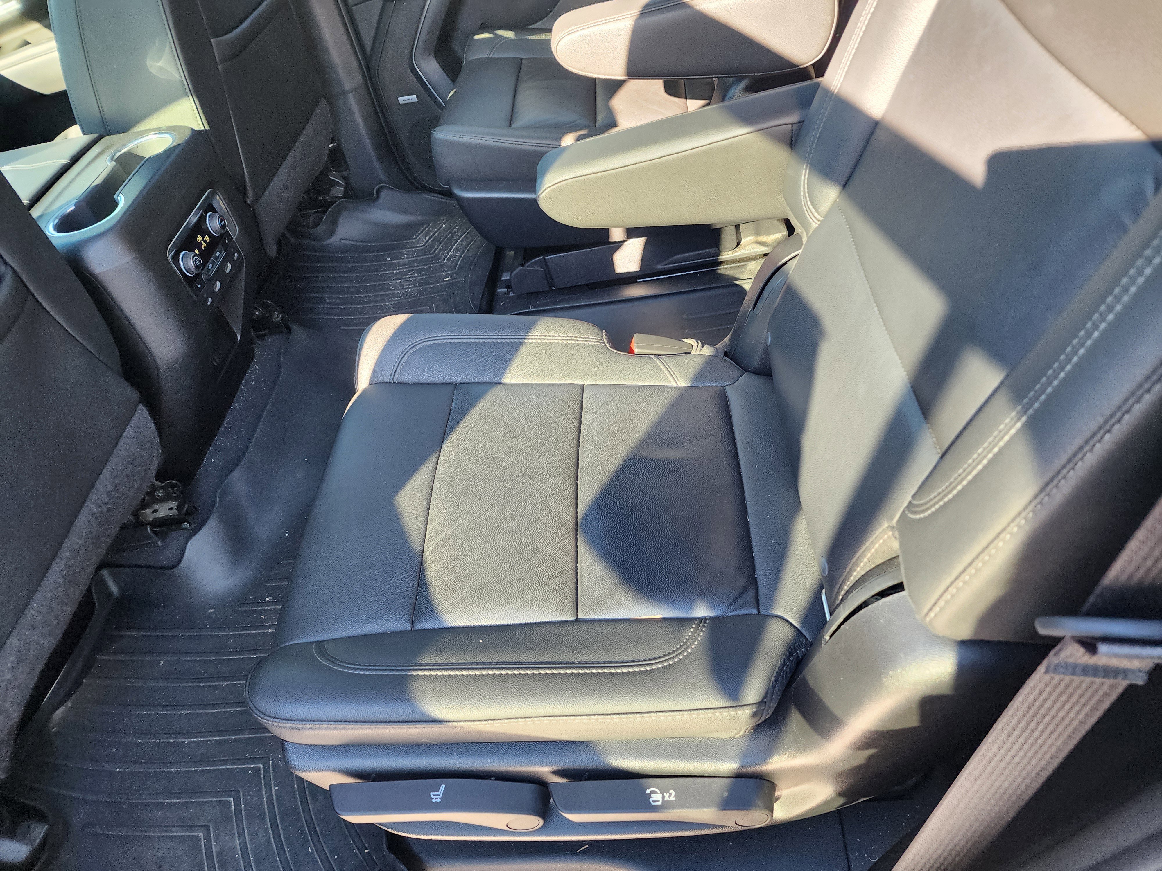 Used 2022 Chevrolet Tahoe Z71 w/ Z71 Off-Road Package image 14