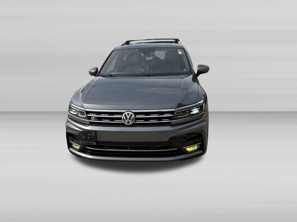 Used 2018 Volkswagen Tiguan SEL Premium w/ R-Line Package FWD image 9