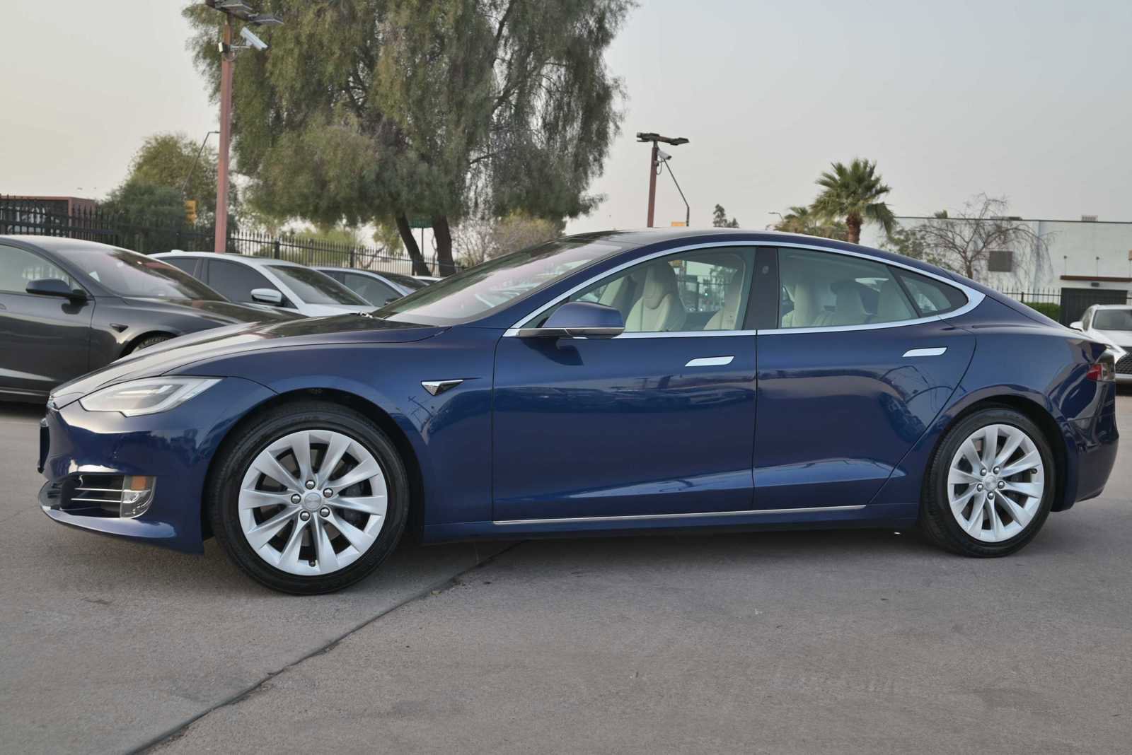 Used 2019 Tesla Model S 100D image 3