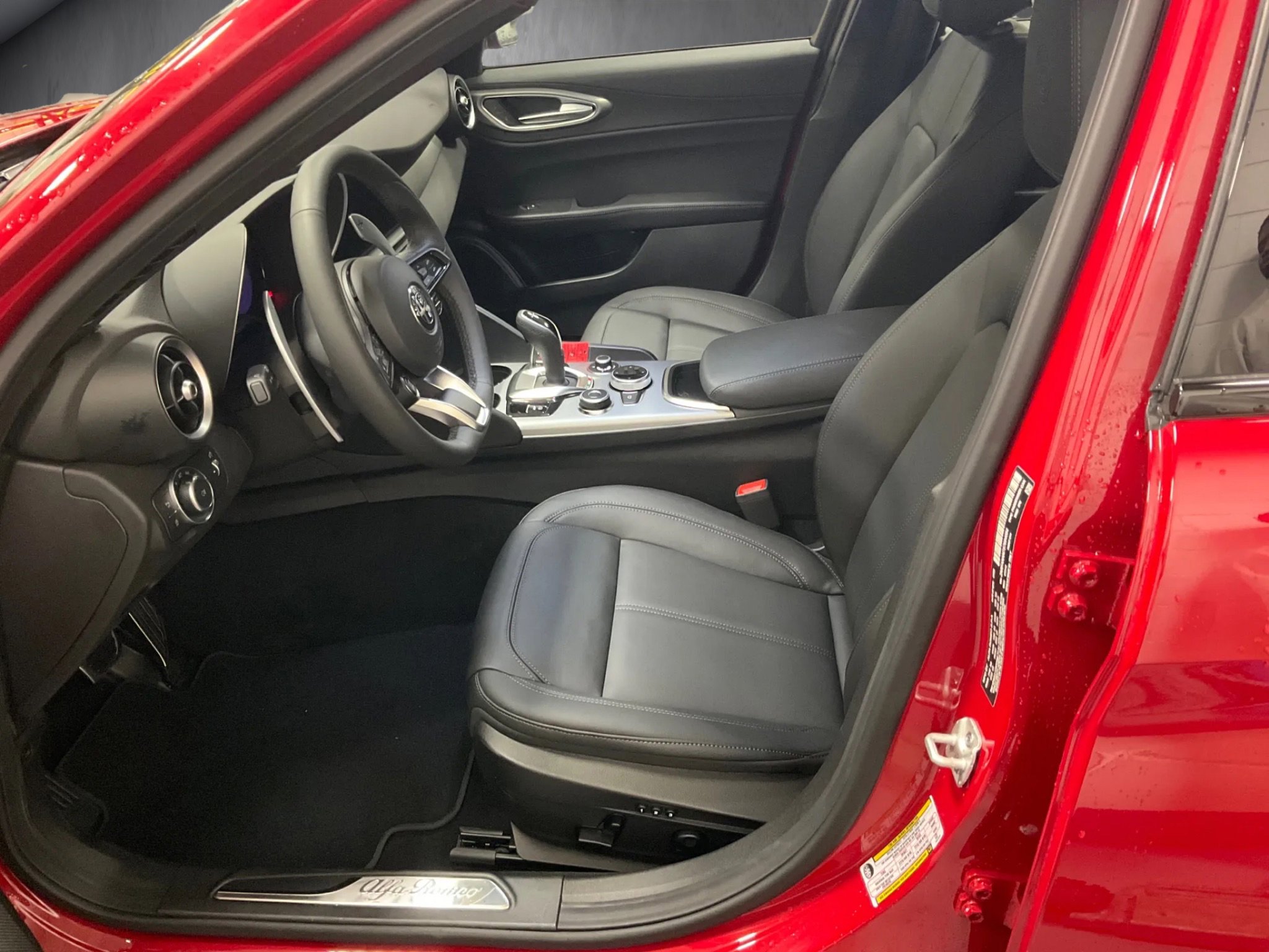 New 2025 Alfa Romeo Giulia AWD w/ Driving Assist Package image 4