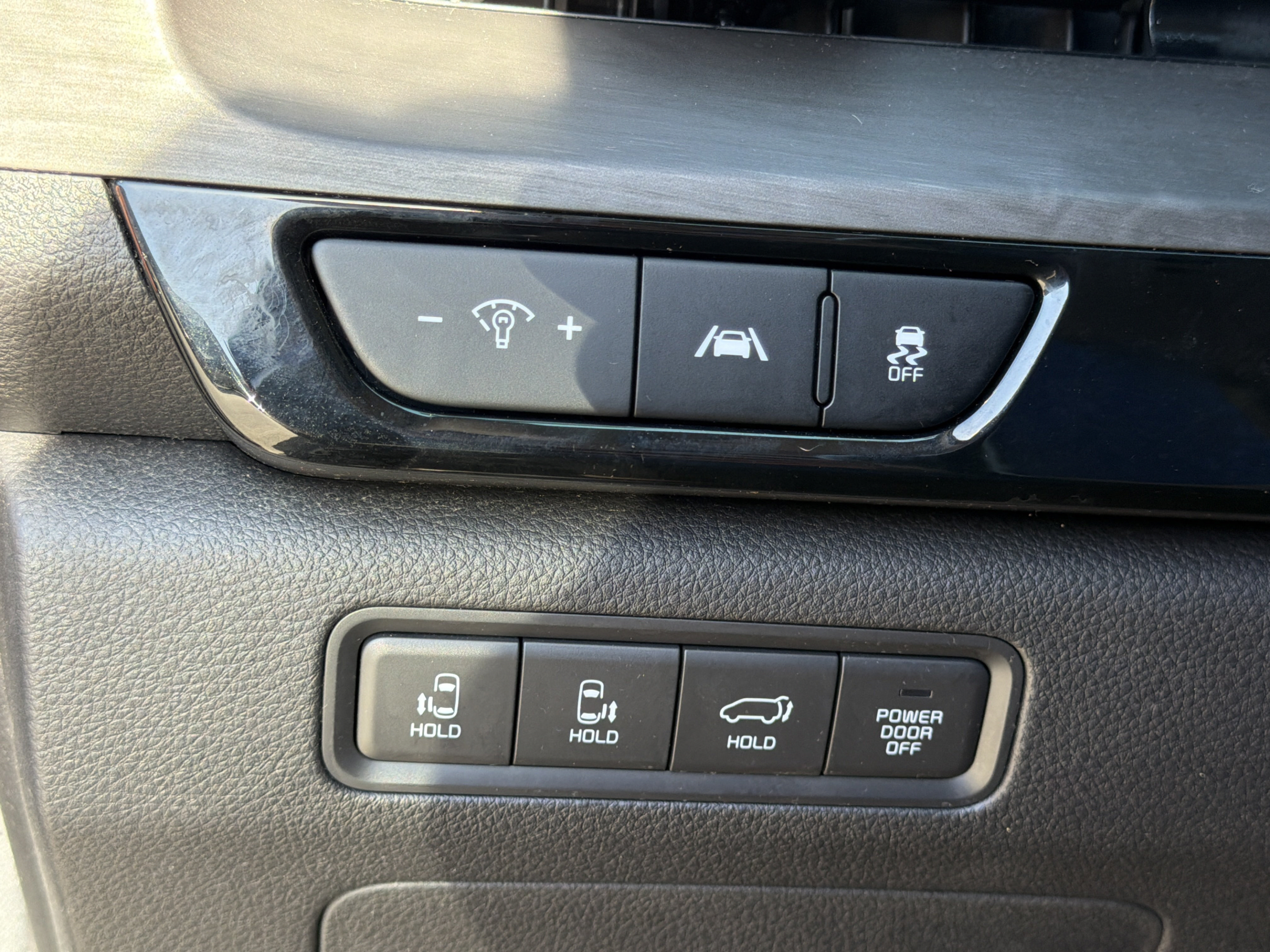 Used 2022 Kia Carnival SX FWD image 16