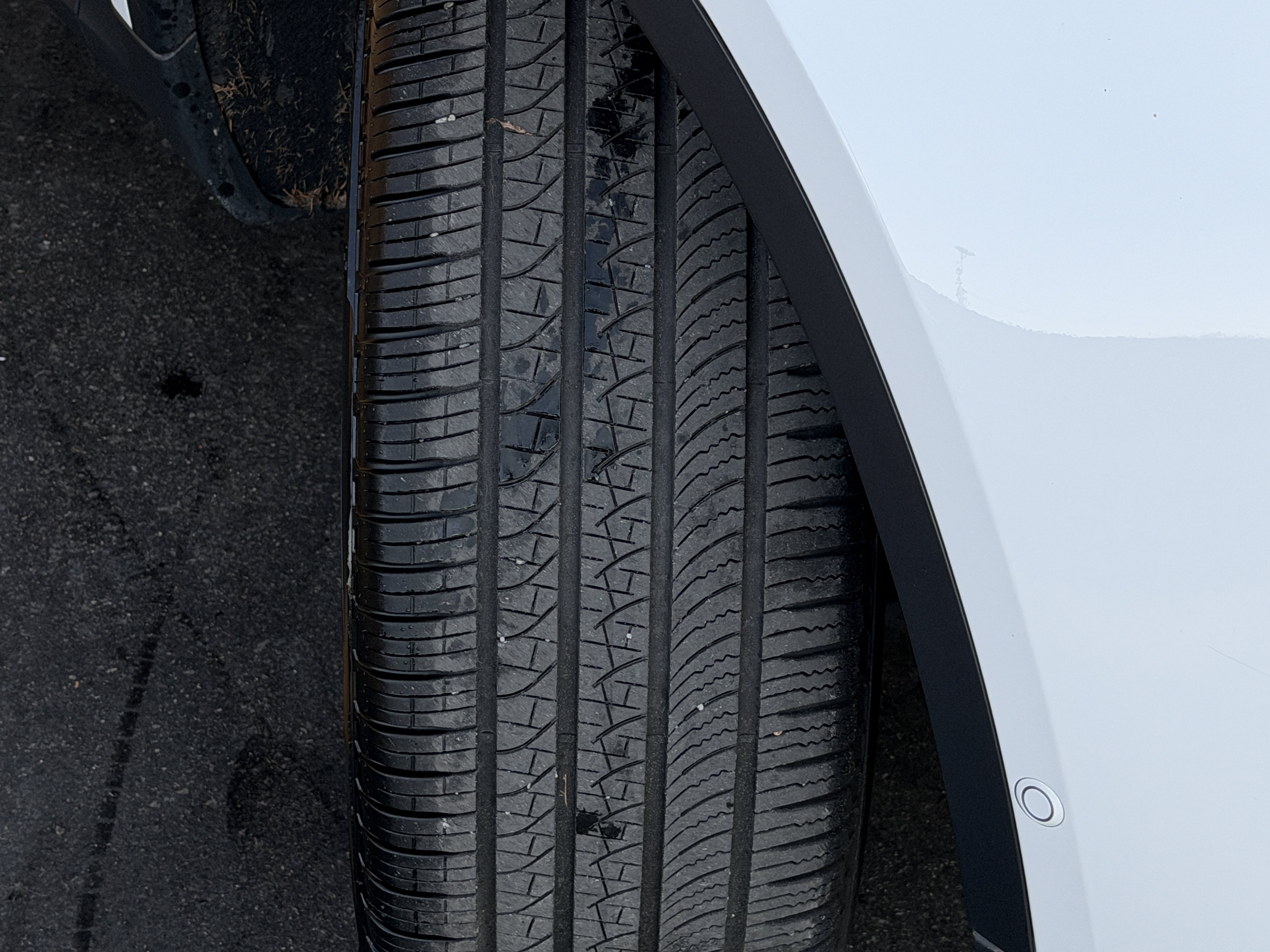 Certified 2025 Land Rover Discovery S AWD/4WD image 3