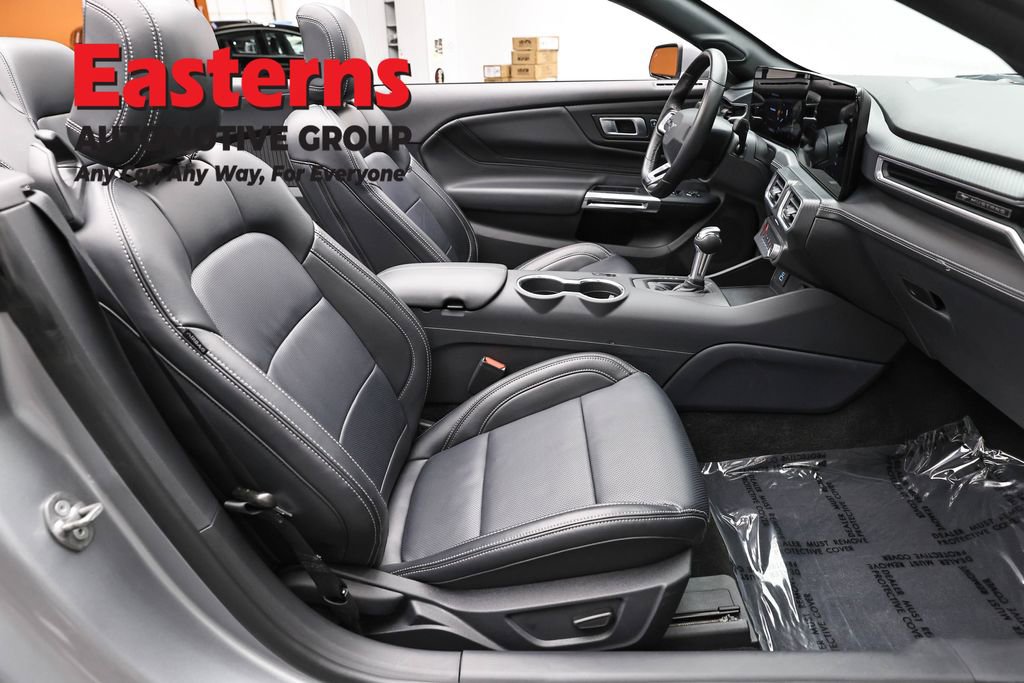 Used 2025 Ford Mustang Premium image 22