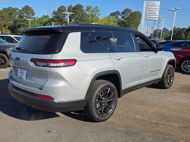 Used 2025 Jeep Grand Cherokee L Limited image 13