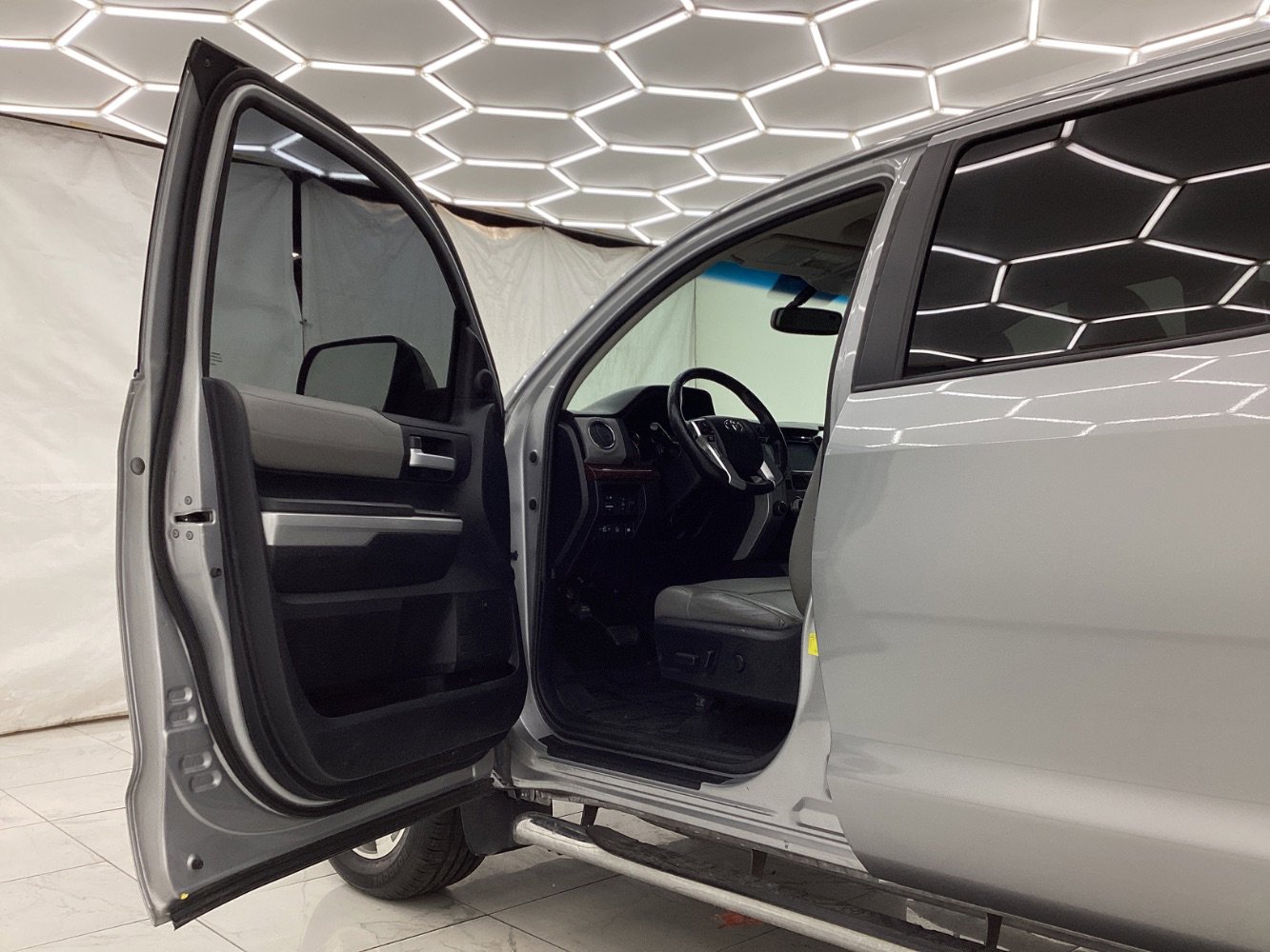 Used 2015 Toyota Tundra Limited w/ Limited Premium Package image 16