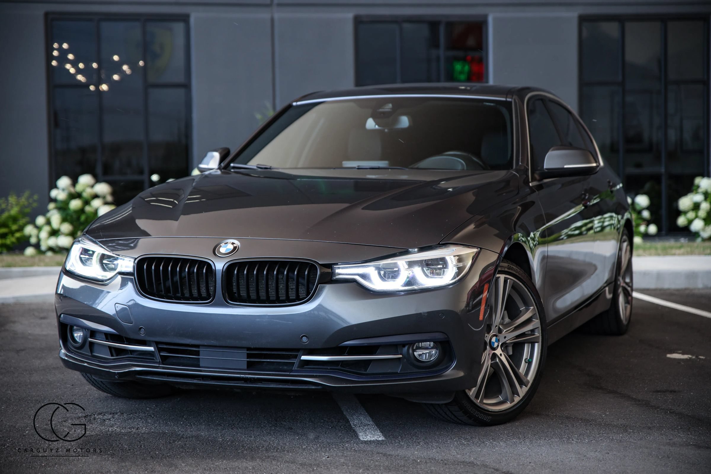 Used 2017 BMW 340i xDrive Sedan AWD/4WD image 2