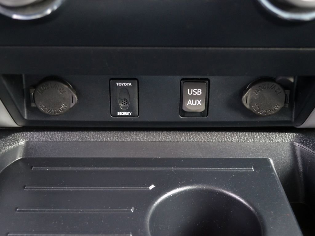 Used 2019 Toyota Tundra Limited w/ Limited Premium Package AWD/4WD image 21