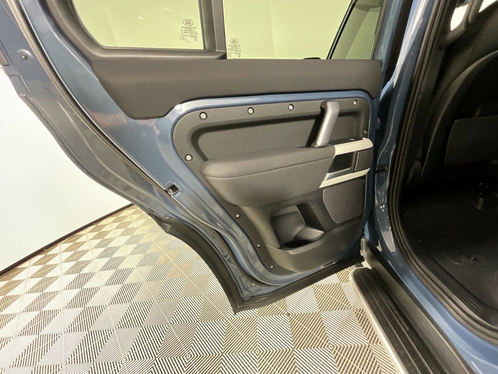 Certified 2022 Land Rover Defender 110 X-Dynamic SE image 27