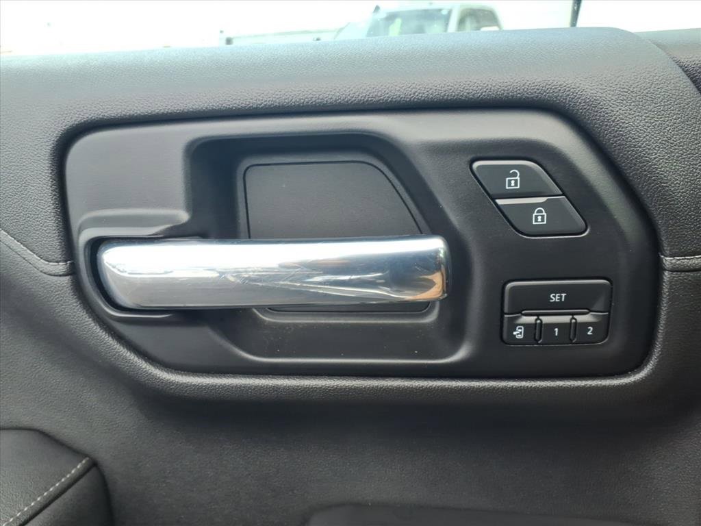 Used 2020 Chevrolet Silverado 1500 High Country image 14