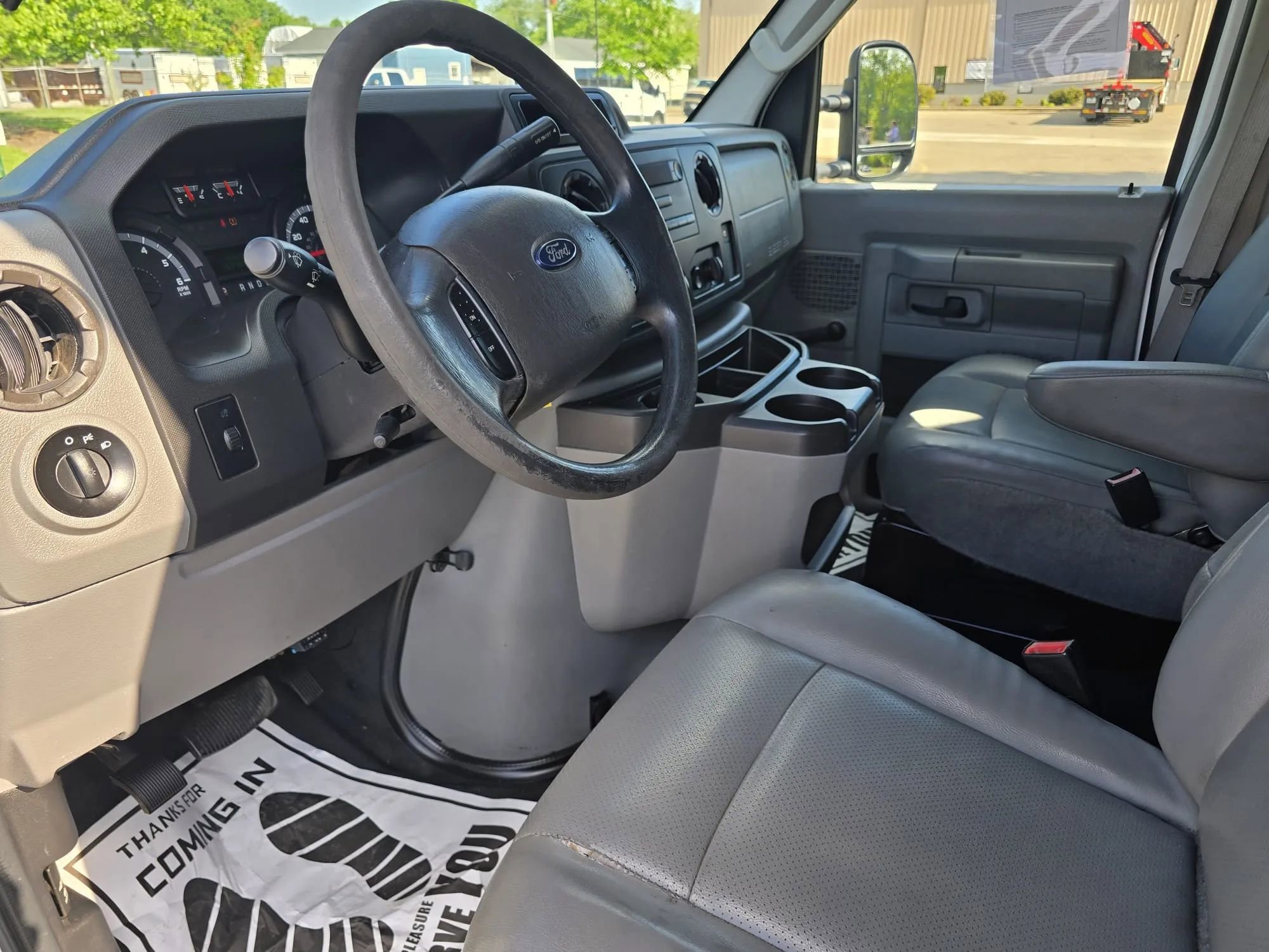 Used 2014 Ford E-350 and Econoline 350 Super Duty RWD image 16