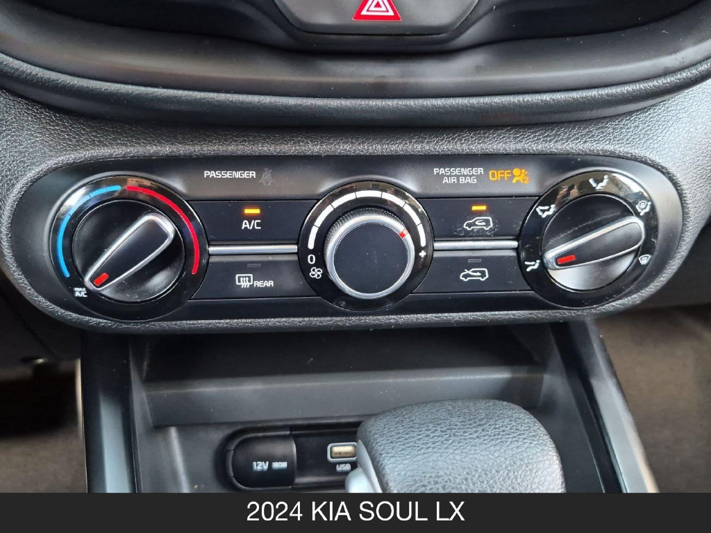Used 2024 Kia Soul LX w/ LX Technology Package FWD image 22
