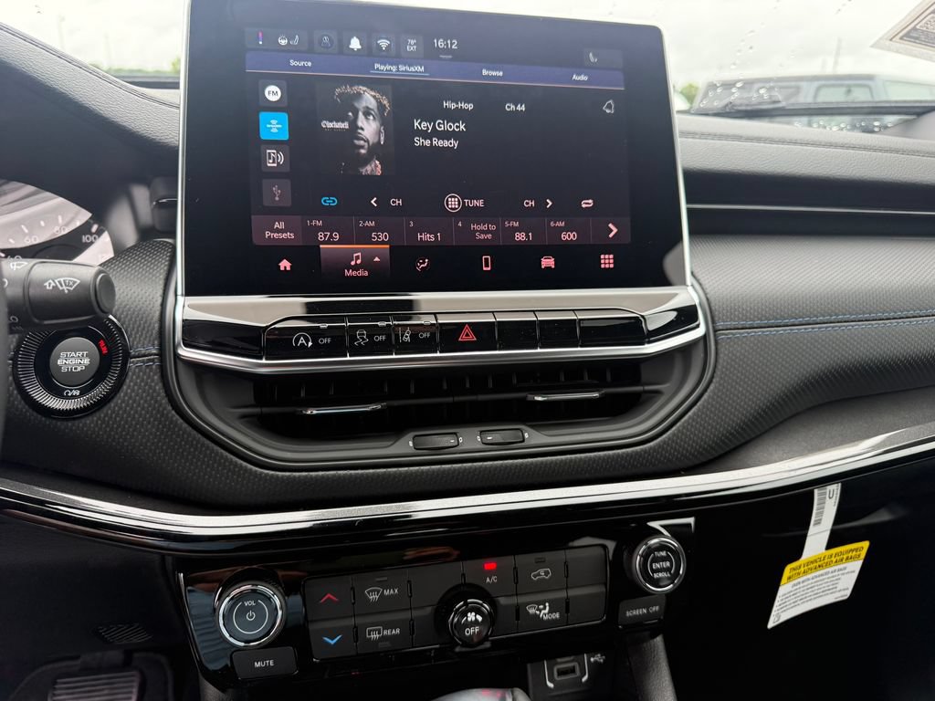 New 2026 Jeep Compass Latitude AWD/4WD image 10
