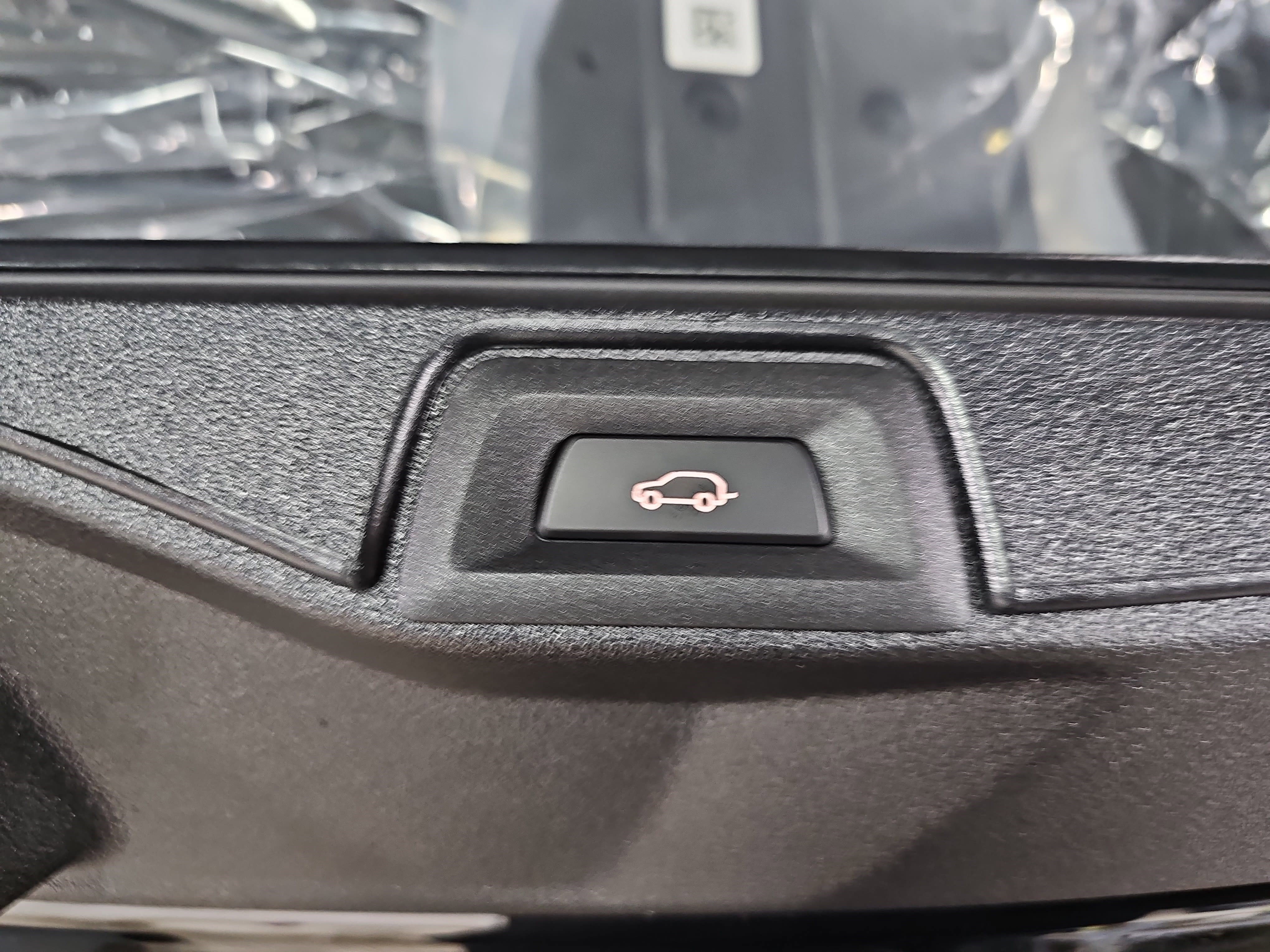 New 2026 BMW X5 xDrive40i w/ Climate Comfort Package image 13