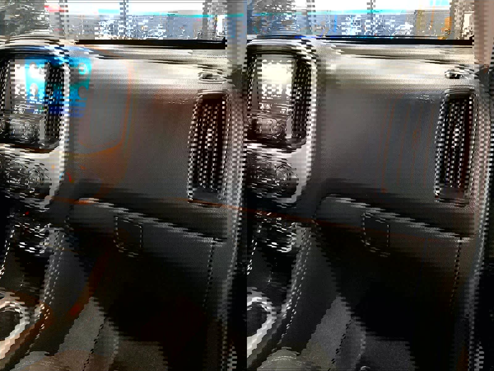 Used 2021 Chevrolet Colorado LT w/ LT Convenience Package image 13