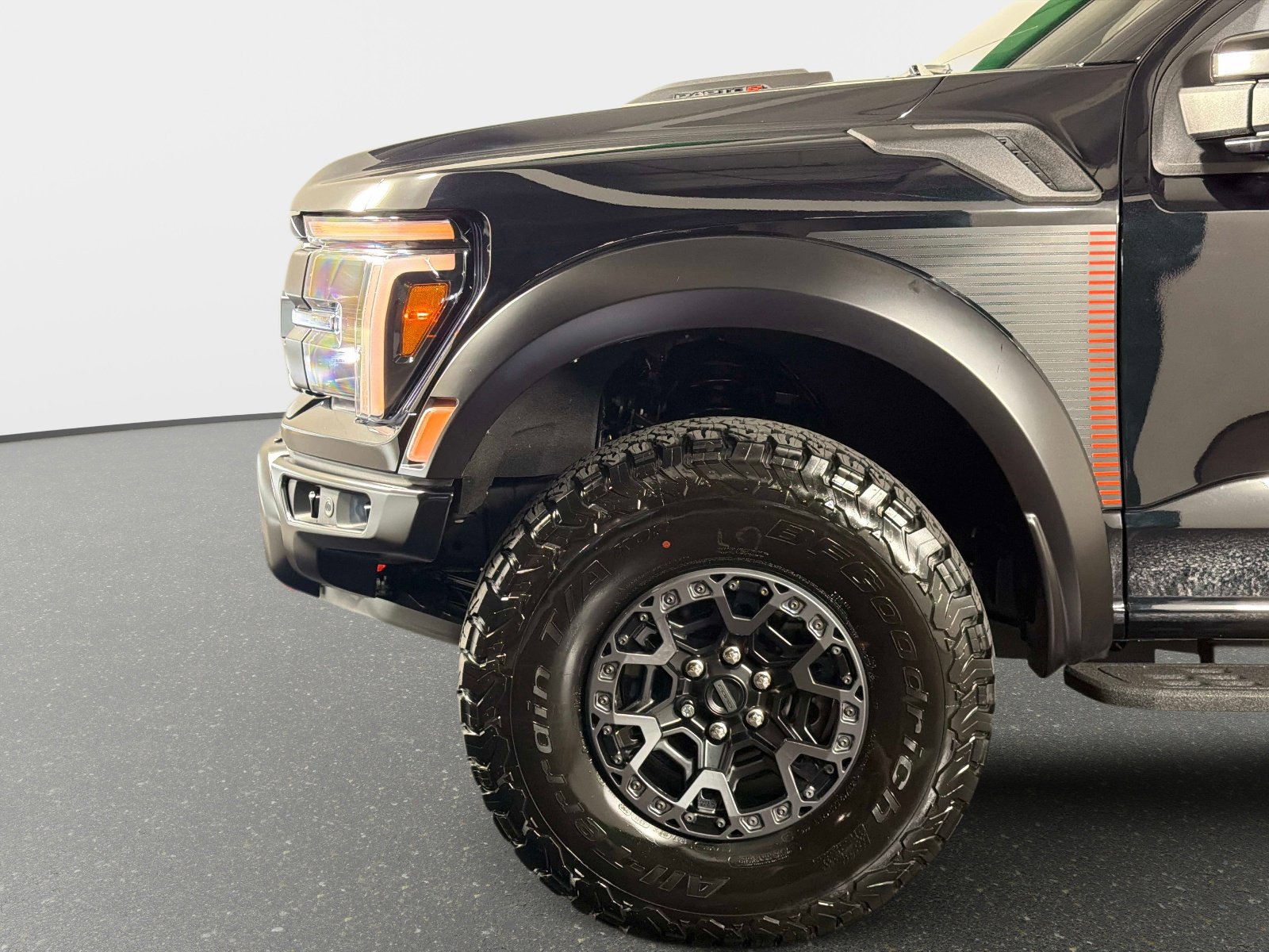 Used 2025 Ford F150 Raptor w/ Equipment Group 803A Raptor R AWD/4WD image 12
