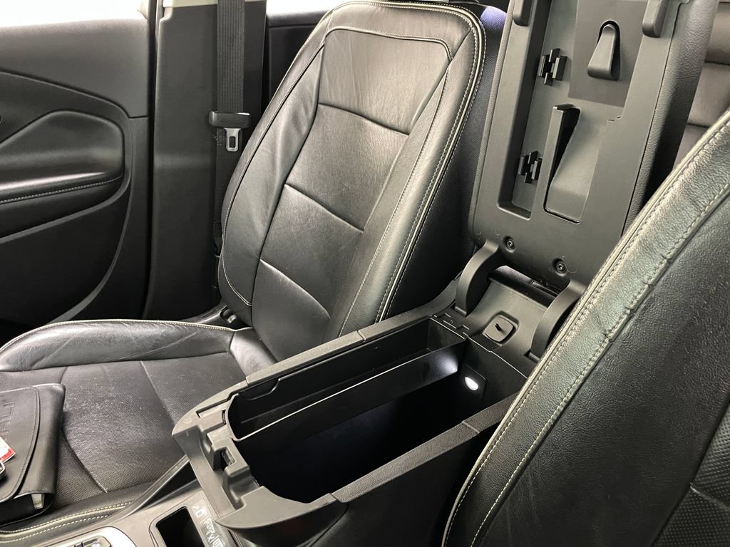 Used 2019 GMC Terrain Denali w/ Advanced Safety Package AWD/4WD image 32