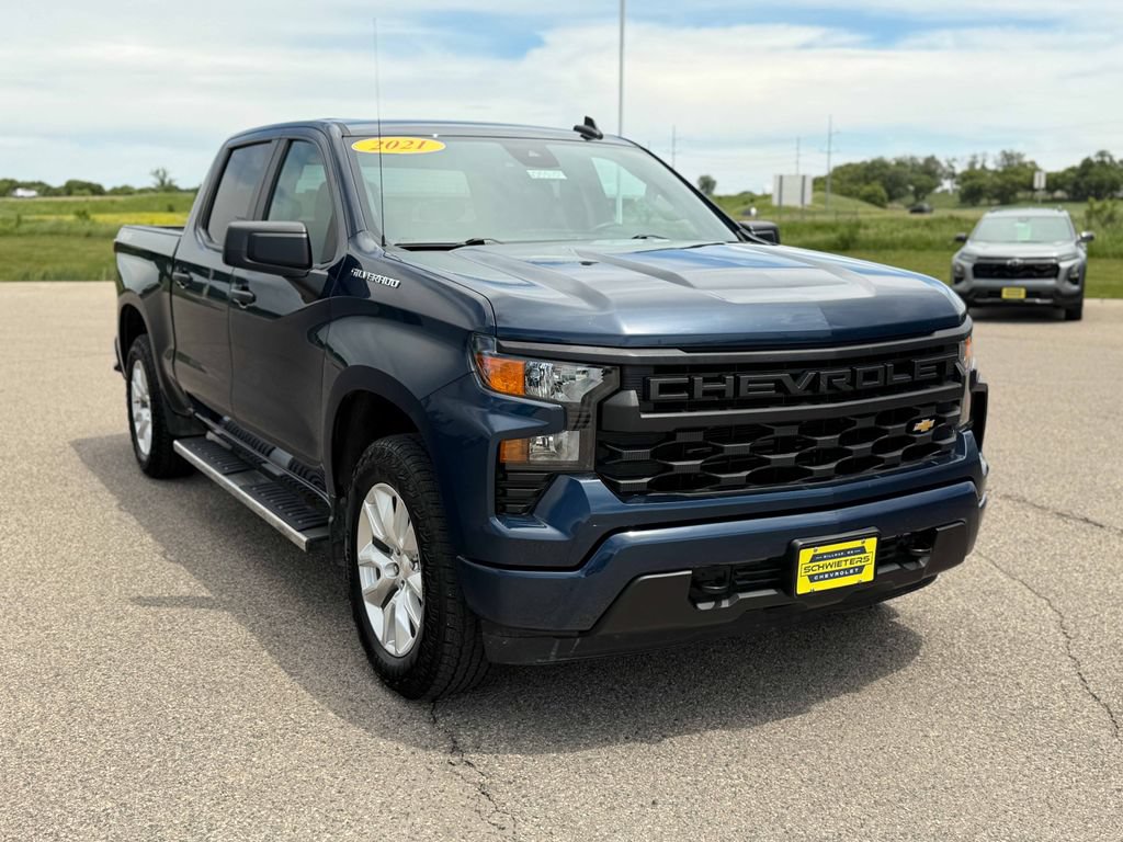 Used 2023 Chevrolet Silverado 1500 Custom AWD/4WD image 3