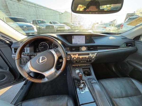 Used 2013 Lexus ES 350 w/ Luxury Pkg image 11